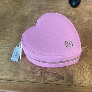 Kendra Scott 2024 pink heart jewelry case